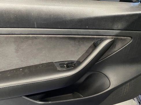 Used 2021 Tesla Model 3 Standard Range Plus image 12