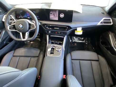Used 2025 BMW 330i Sedan w/ M Sport Package RWD image 13