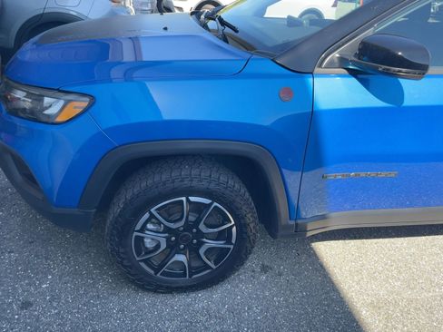 Used 2025 Jeep Compass Trailhawk image 18