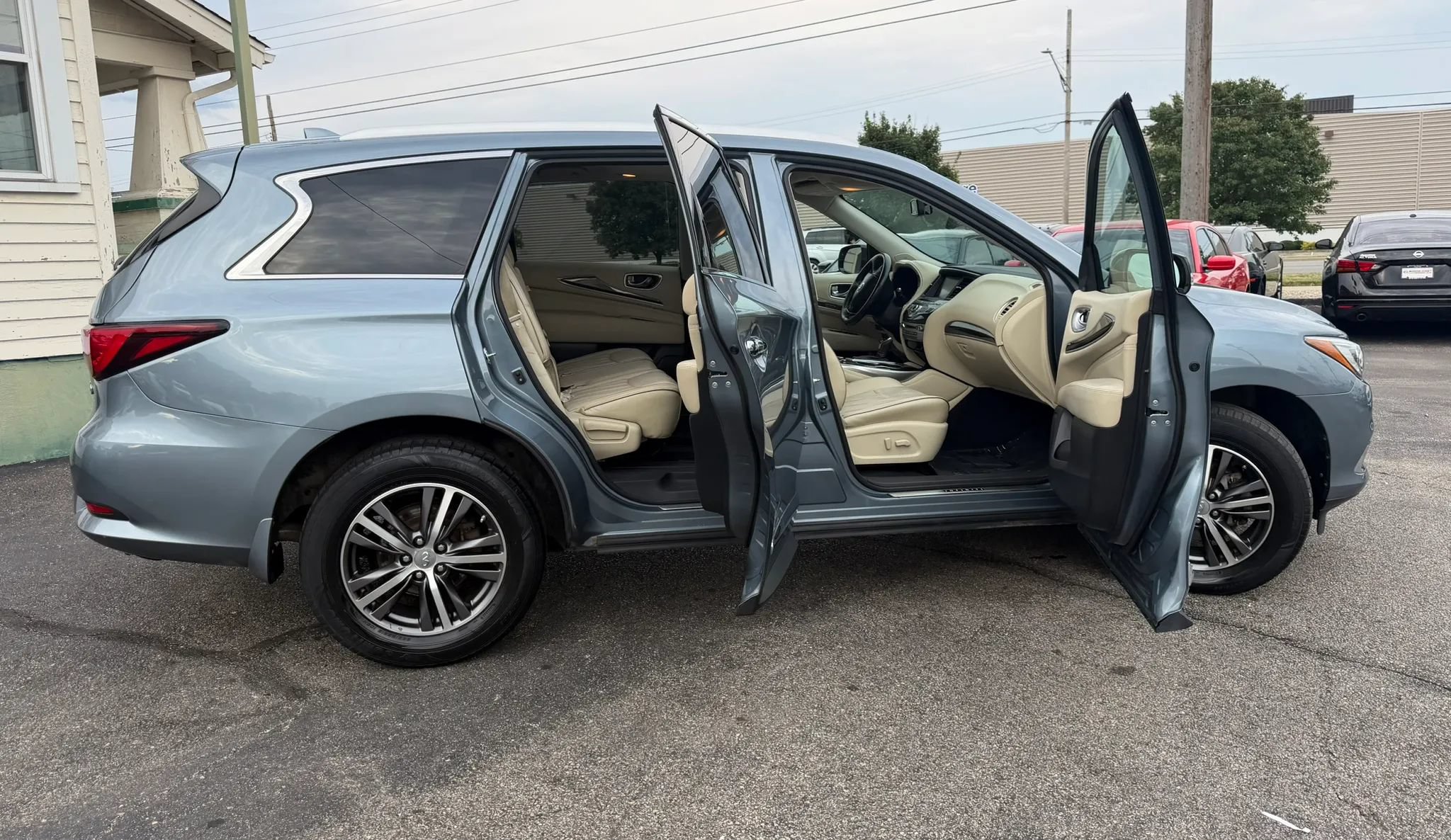 Used 2017 INFINITI QX60 Luxe w/ Premium Plus Package AWD/4WD image 27