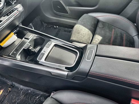 Used 2026 Mercedes-Benz GLB 35 AMG 4MATIC image 22