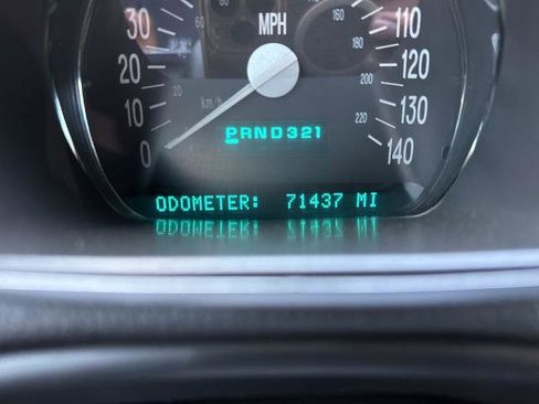 Used 2003 Chevrolet SSR w/ Preferred Equipment Group RWD image 7