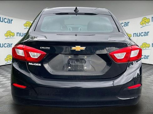 Used 2017 Chevrolet Cruze LS FWD image 3