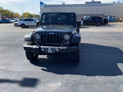 Used 2018 Jeep Wrangler Unlimited Sport S image 3