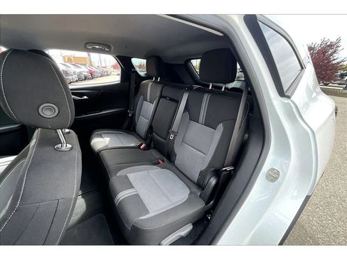 Used 2025 Chevrolet Blazer LT AWD/4WD image 29