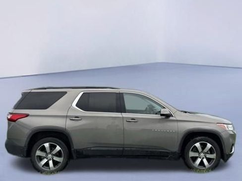 Used 2019 Chevrolet Traverse LT w/ LT Premium Package FWD image 5