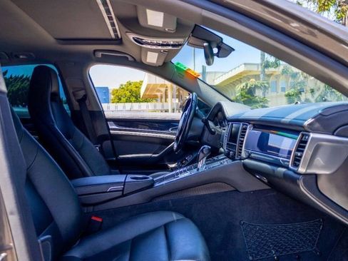 Used 2014 Porsche Panamera S image 15