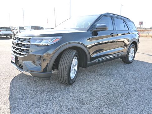 New 2026 Ford Explorer Active image 9