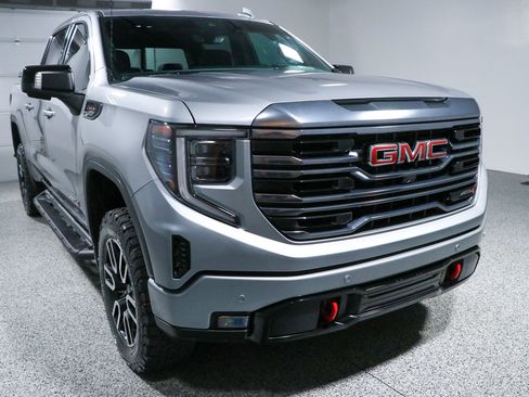 Used 2024 GMC Sierra 1500 AT4 w/ Technology Package AWD/4WD image 5