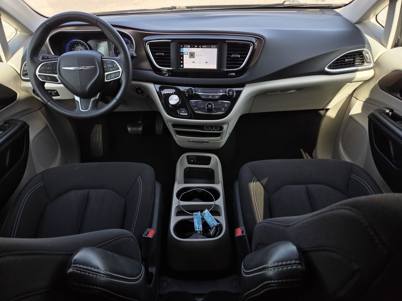 Used 2023 Chrysler Voyager LX FWD image 13