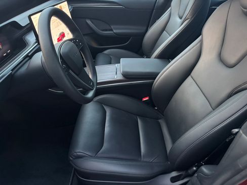 Used 2023 Tesla Model S Standard Range image 10