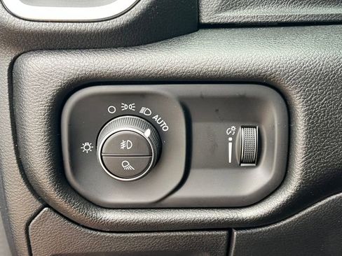 New 2026 RAM 1500 Express AWD/4WD image 18