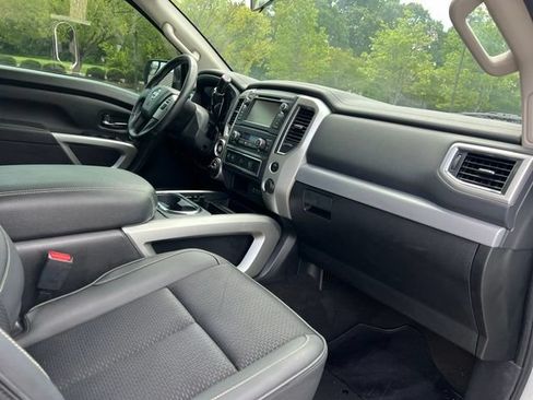 Used 2019 Nissan Titan PRO-4X AWD/4WD image 21