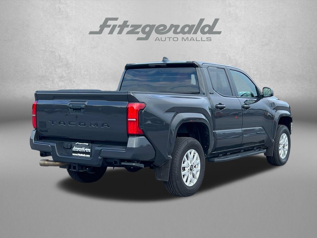 Used 2024 Toyota Tacoma SR5 AWD/4WD image 8