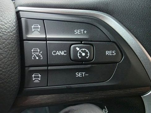 New 2025 Jeep Grand Cherokee Limited image 14