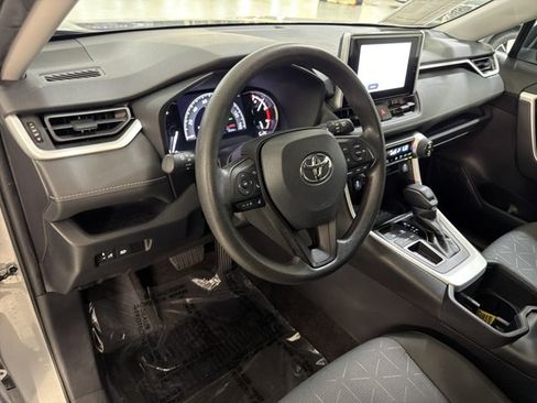 Used 2024 Toyota RAV4 XLE FWD image 14