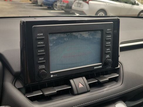 Used 2020 Toyota RAV4 XLE w/ Convenience Package FWD image 33