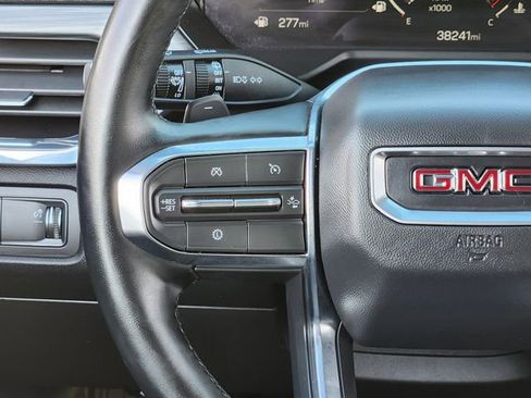 Used 2025 GMC Acadia Elevation image 27