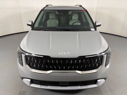 New 2026 Kia Carnival EX FWD image 3