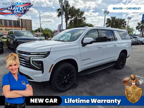 New 2026 Chevrolet Suburban LT w/ Comfort Package AWD/4WD image 1