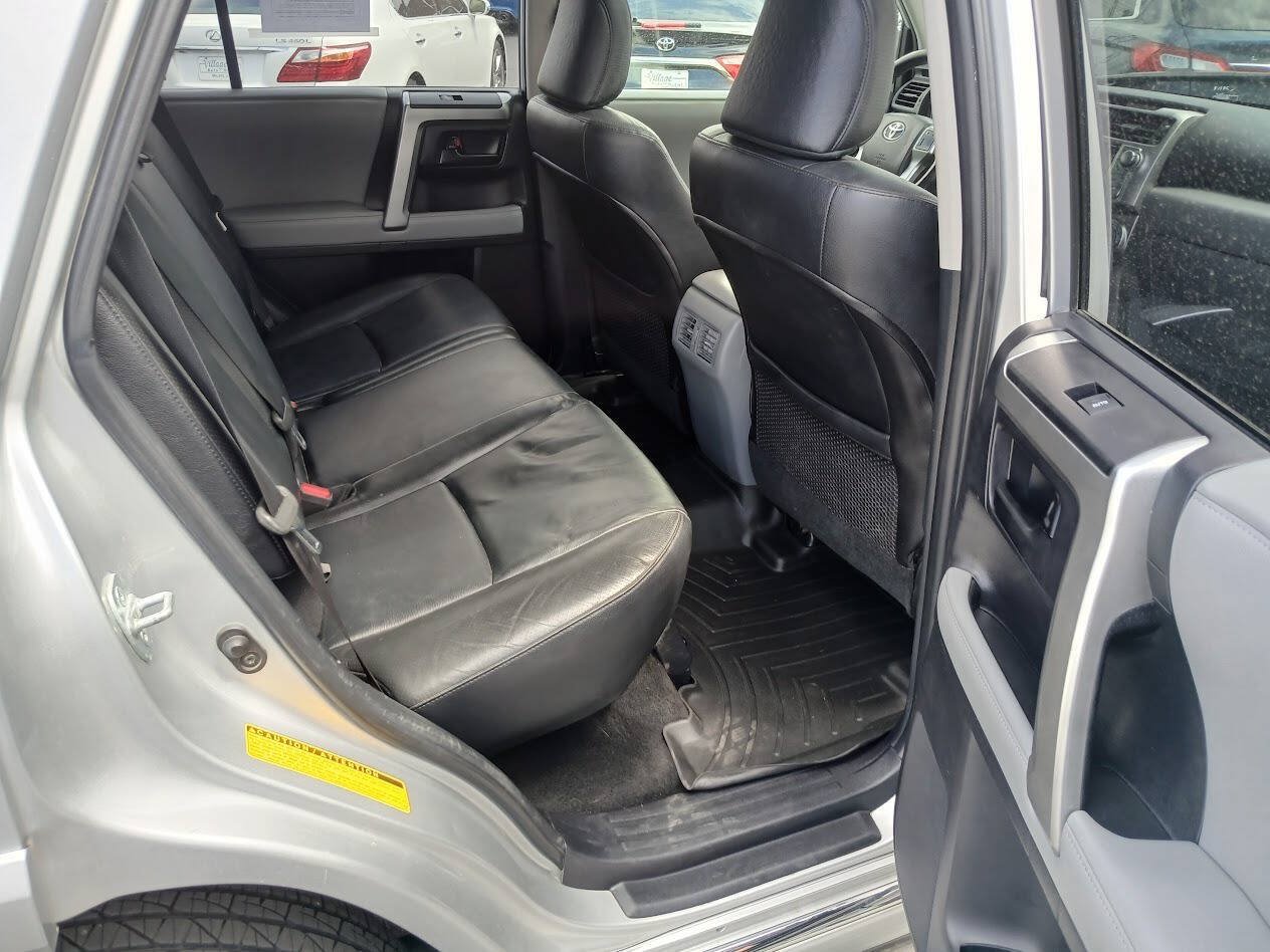 Used 2012 Toyota 4Runner SR5 w/ Premium Pkg AWD/4WD image 18