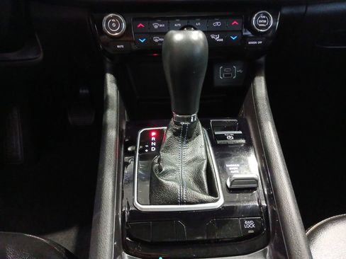 Used 2022 Jeep Compass Latitude w/ Sun and Sound Group AWD/4WD image 16