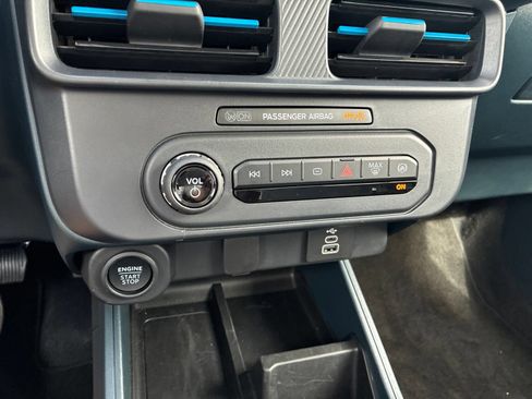 Used 2025 Ford Maverick Lobo AWD/4WD image 30
