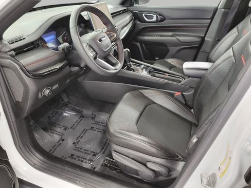 Used 2025 Jeep Compass Trailhawk AWD/4WD image 9
