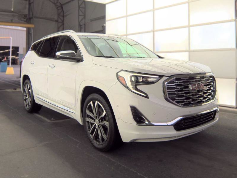 Used 2018 GMC Terrain Denali w/ Advanced Safety Package FWD image 2
