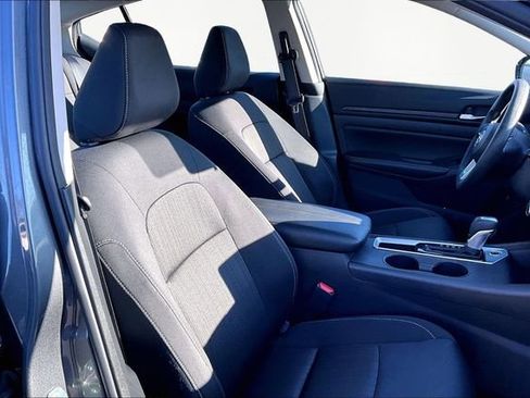 Used 2025 Nissan Altima 2.5 SV image 19