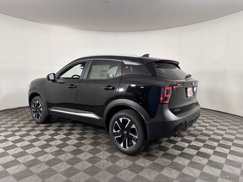 Used 2026 Nissan Kicks SV w/ Cold Weather Package AWD/4WD image 11