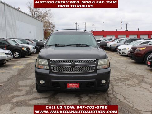 Used 2010 Chevrolet Suburban LT w/ Luxury Package image 2