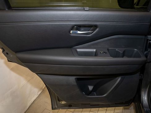 New 2025 Nissan Pathfinder Platinum w/ Lighting Package (N92) image 18