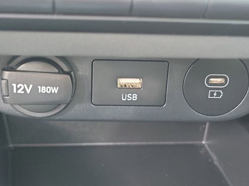 Certified 2025 Hyundai Elantra SE image 14