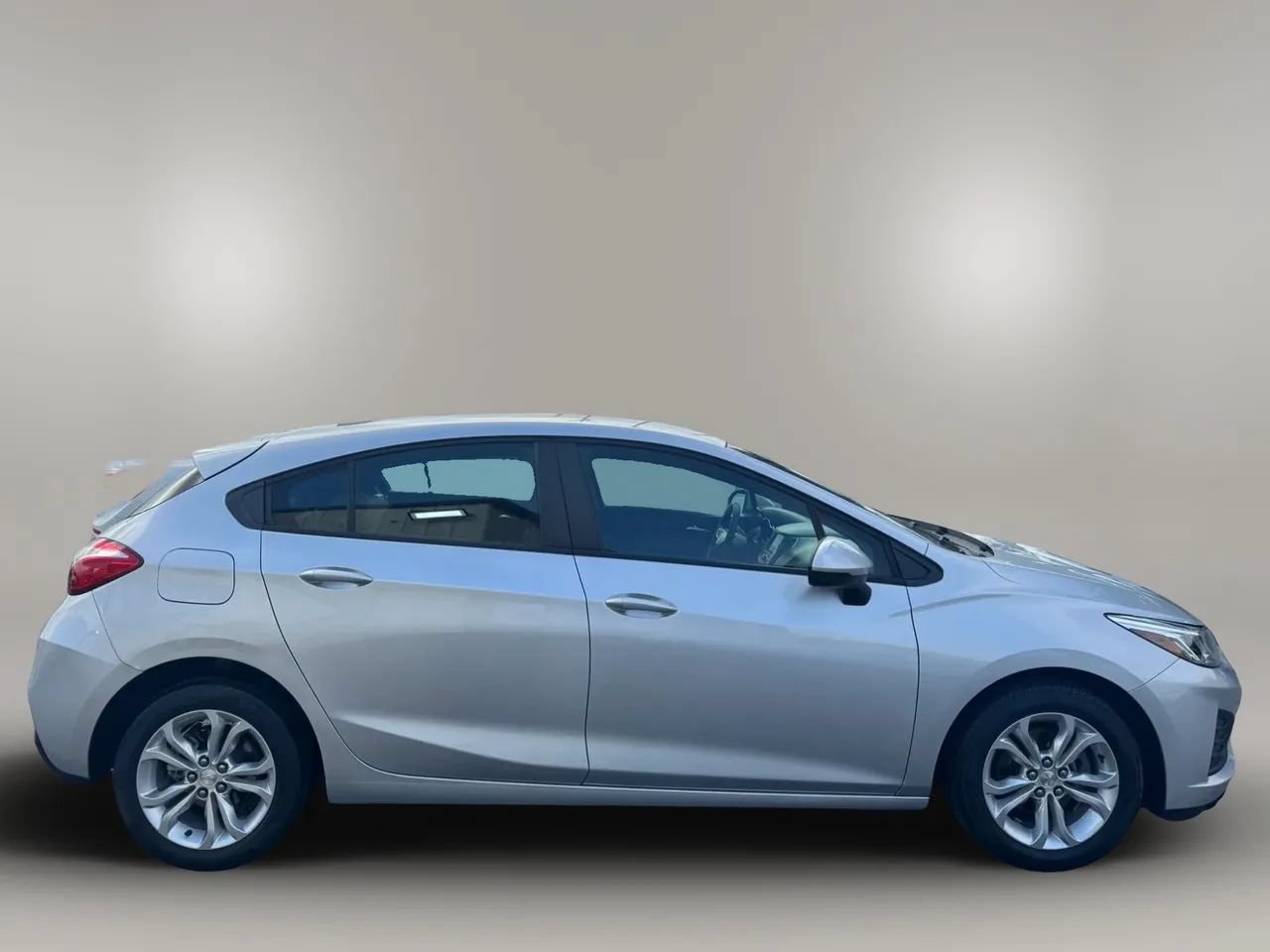 Used 2019 Chevrolet Cruze LS w/ LS Convenience Package FWD image 4