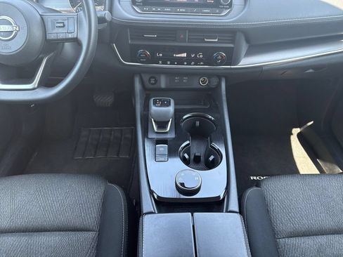 Used 2024 Nissan Rogue SV AWD/4WD image 11
