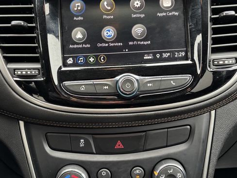 Used 2018 Chevrolet Trax LT image 25