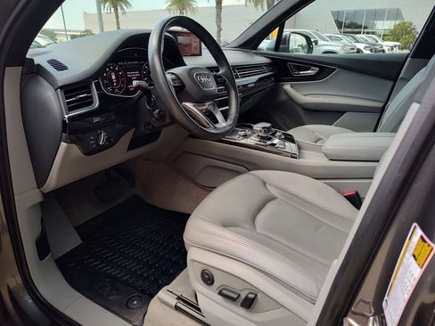Used 2019 Audi Q7 3.0T Premium Plus w/ Premium Plus Package AWD/4WD image 2
