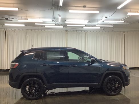 New 2026 Jeep Compass Latitude AWD/4WD image 4