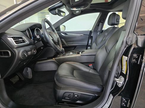 Used 2018 Maserati Ghibli Base image 21