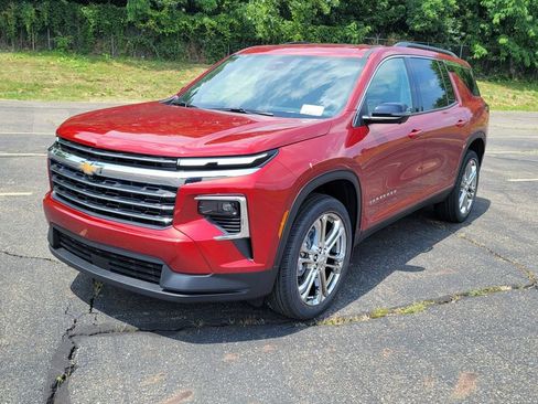 New 2025 Chevrolet Traverse LT w/ Driver Confidence Package image 5