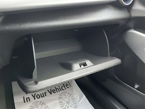 Used 2025 Chevrolet Trax LS w/ LS Convenience Package image 31