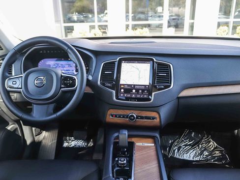 Used 2024 Volvo XC90 T8 Plus AWD/4WD image 14
