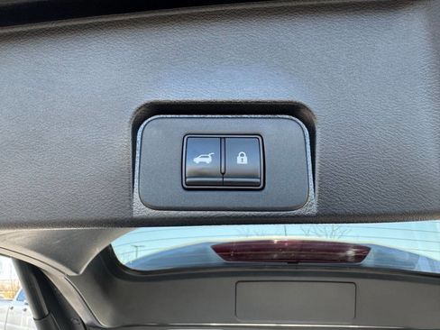 Used 2024 Nissan Rogue SV AWD/4WD image 9