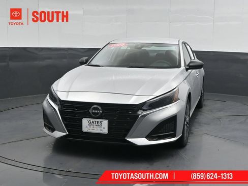 Used 2024 Nissan Altima 2.5 SV AWD/4WD image 5