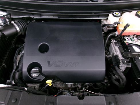 Used 2021 Buick Enclave Essence image 18