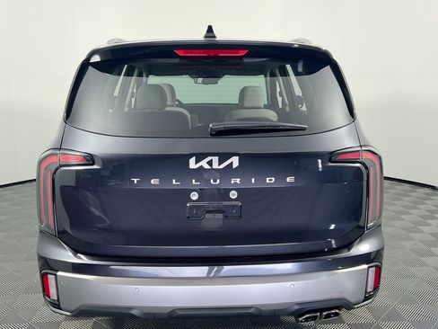 Certified 2024 Kia Telluride EX w/ EX Captain's Chair Package FWD image 4