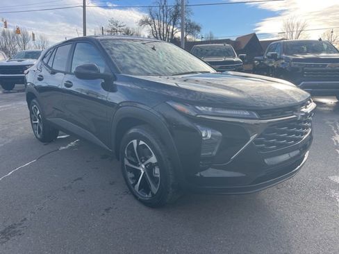 New 2026 Chevrolet Trax RS w/ Sunroof Package image 8
