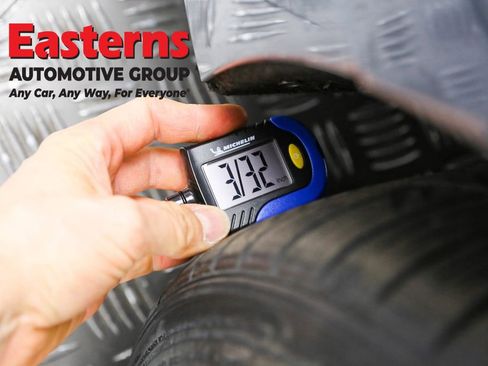 Used 2021 Toyota Corolla SE w/ SE Premium Package image 26