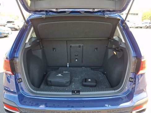 Certified 2022 Volkswagen Taos SE FWD image 29